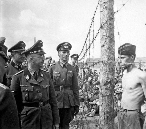 Bu olaylar neticesinde Himmler, kurtuluş yolu kalmadığını anlayınca intihar etmiştir.