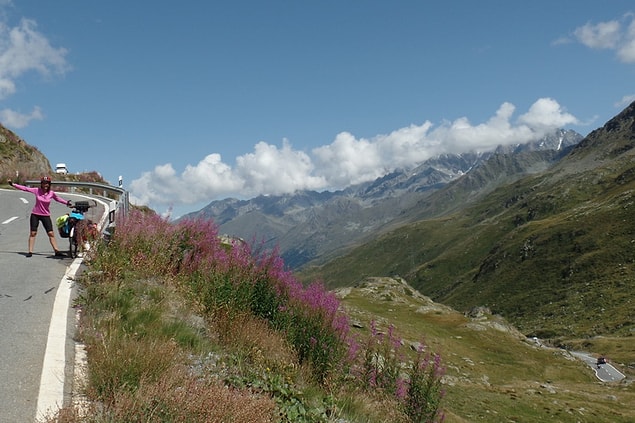 2. Anne "bisiklet aşkı" ile Alp dağlarına tırmanmış, baba ise,