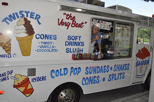 19. А еще ты знаешь, что есть лишь один мужчина, за которым стоит бегать