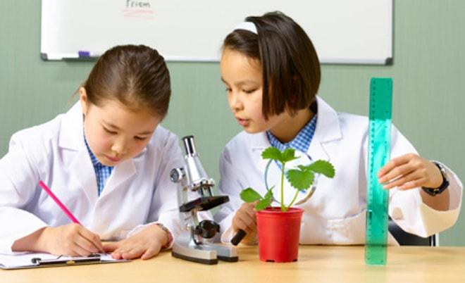 Çocukları Başarılı Bir Bilim İnsanı Olmaya Yönlendirecek 11 Eğlenceli Deney