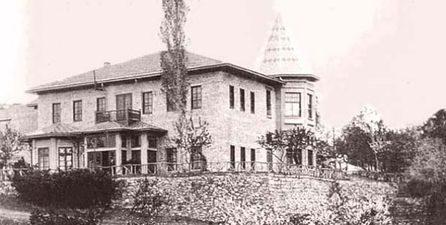 Çankaya Köşkünü çekip çevirdi, çevresindeki herkesin yardımına koşarak çok saygı duyulan biri haline geldi.
