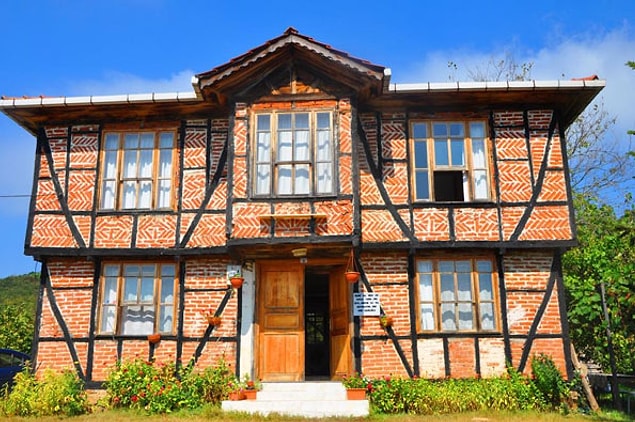 11. Ayrıca tarihî evleri de görebilirsiniz.