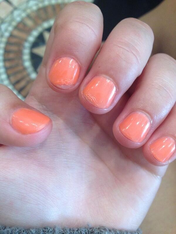 10. Когда кажется, что сушишь лак уже целую вечность, а он все равно смазывается 😠