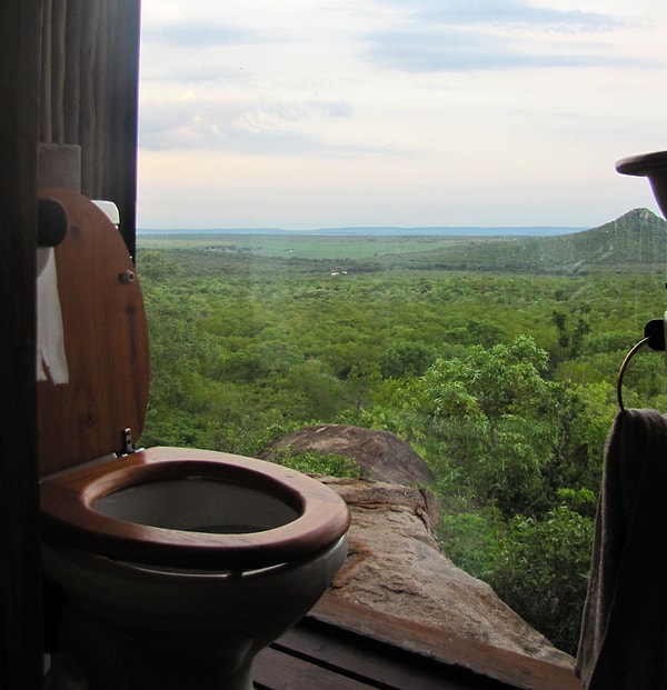 5. Туалет с видом на дорогу на сафари, Южная Африка