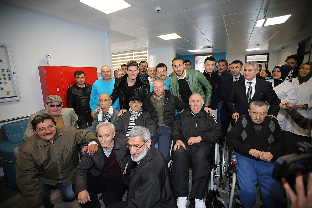 Beşiktaş'ın Yıldızlarından Anlamlı Ziyaret