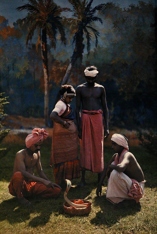 19. Yılan oynatıcısı. Hindistan. 1923.