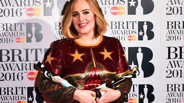 10. 2016 Brit Ödülleri Gecesine Adele Damgası