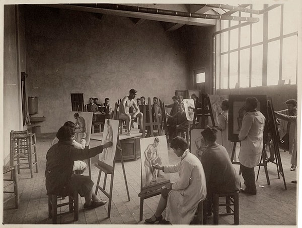 15 yaşından itibaren yaklaşık tarihleriyle 1918-1920 arasında Berlin’de Lovis Corinth ile, 1921-1924 arasında Münih’te Moritz Heymann ve Karl Caspar ile ve 1925-1926 arasında aldığı davet üzerine Kahire’de de bulundu.