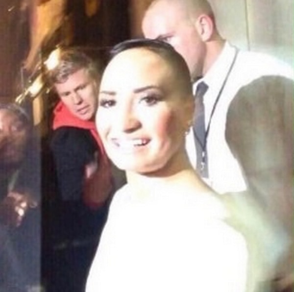 8. Ты иногда дразнишь их фотками, которые сделал, когда они не видели.