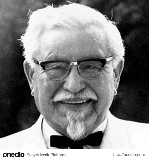 Colonel Sanders, Kentucky Fried Chicken'ı 1952'de bayiliğe açtığında 62 yaşındaydı.