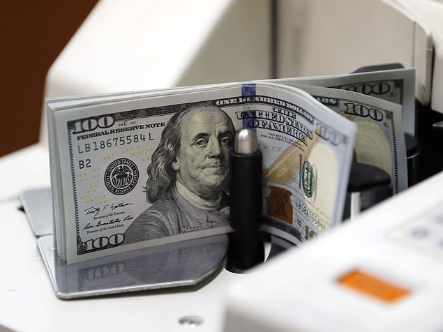 Dolar/TL açıklama öncesi 3'ü gördü
