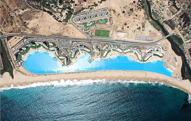 14. Şili'deki San Alfonso del Mar tatil köyünde bulunan dünyanın en büyük havuzunda yüzün.