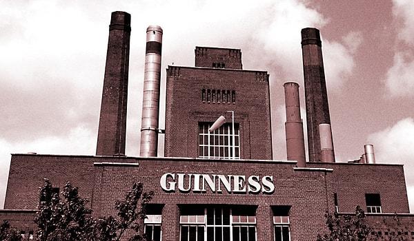 46. Dublin'deki Guinness bira fabrikasını ziyaret edin.