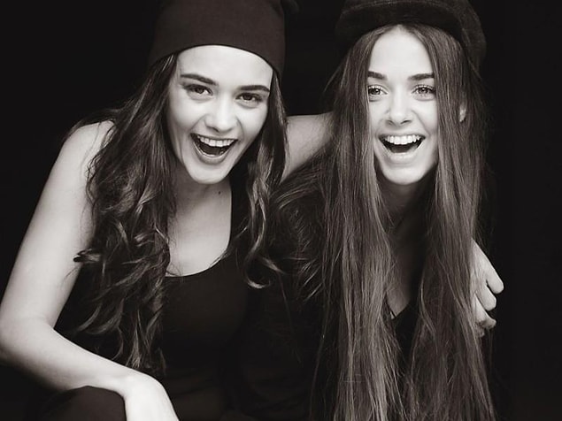 19. Hande Soral ve Bensu Soral