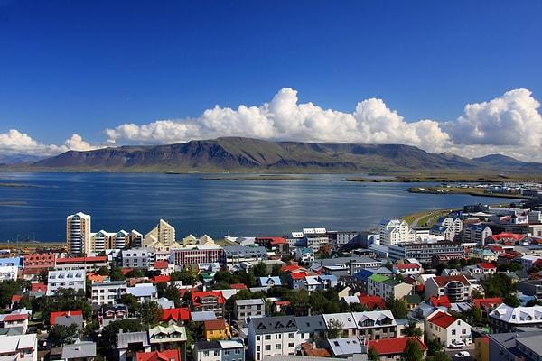 7. İzlanda