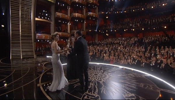 13. ТОТ САМЫЙ момент, когда Лео вручили Оскар.