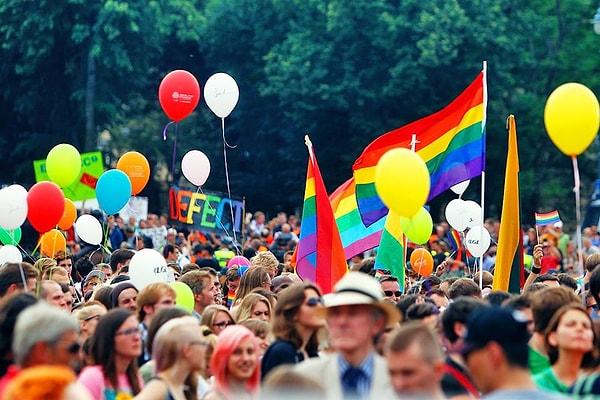 14. 2016 itibariyle Estonya'da eşcinsel evlilik yasal olacak.