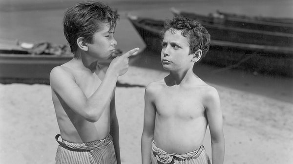 4. Португалия: Аники-бобо / Aniki Bóbó (1942)