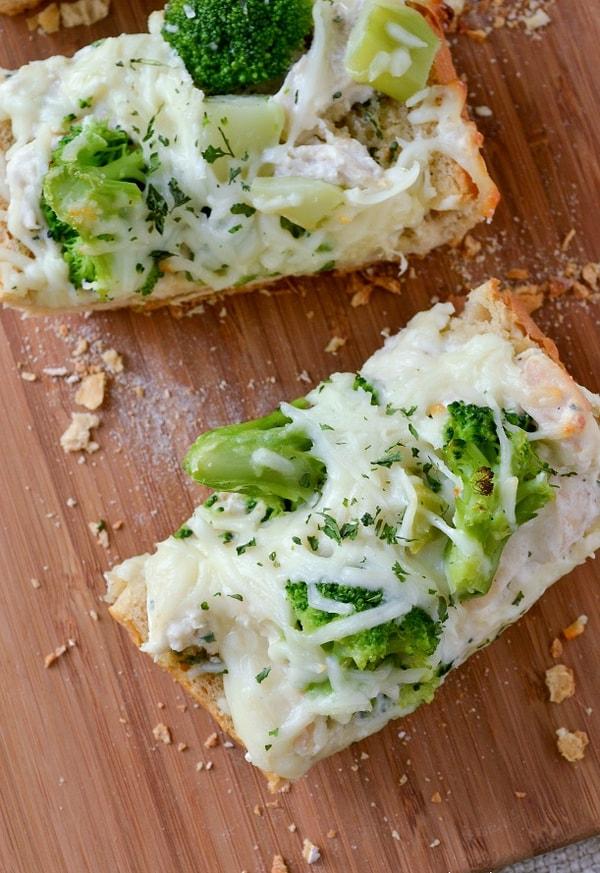 10. Brokoliyi sevmeyenlere hapur hupur yedirecek tek ekmek!