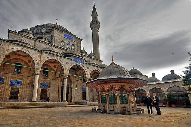 10. Sokollu Mehmed Paşa Camisi