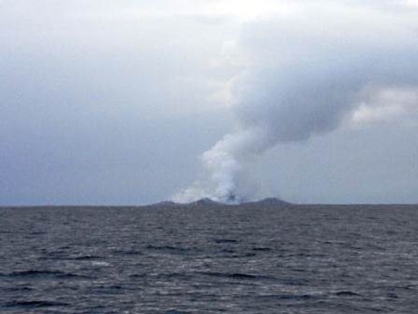 8. Оказалось, что пемза была частью подводного вулкана, который в тот момент начал извержение.