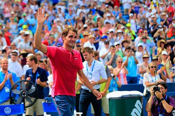 2. Federer toplamda 35 Grand Slam yarı finali oynayan tenis tarihindeki tek sporcudur, ayrıca 11 kez üst üste Grand Slam finali oynayarak önemli bir rekora daha adını yazdırmıştır.