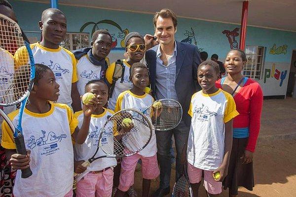 15. Federer Vakfı, kişisel yardım yapmaktan kaçınıyor, bunun yerine toplu çözümlere yönelmeyi kendisine ilke edinmiş durumda.