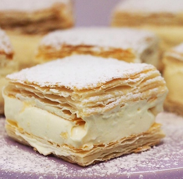 8. Слоеной торт с ванилью 🍰