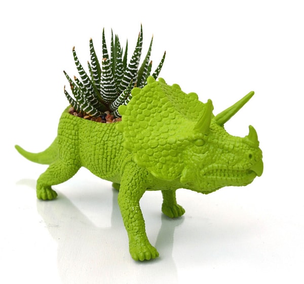 17. Кашпо в виде трицератопса