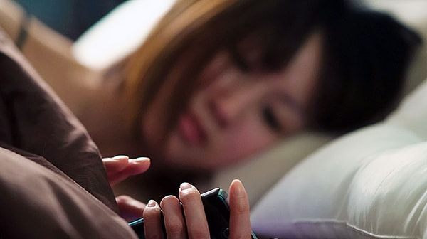 2. Недоверие и предательство 📱