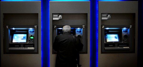 New York’ta yarım günde 2.4 milyon doları ATM’lerden çekti