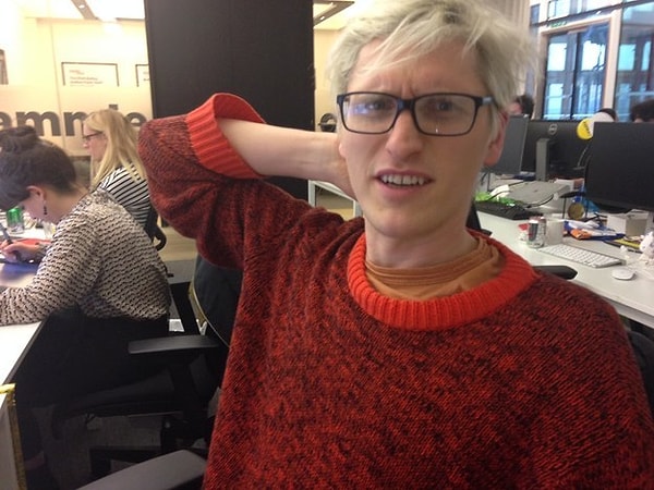 5. - Рори, ты предпочитаешь, чтобы девушки во время месячных, не пряча прокладку, шли в туалет, или чтобы они скрывали это?