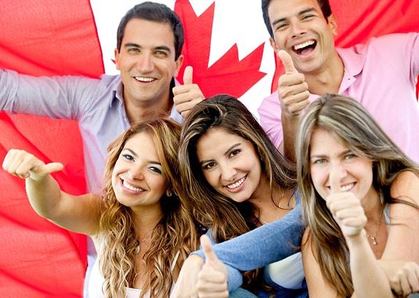 2. Kanada dünyanın en eğitimli ülkesidir; Vatandaşlarının yarısından fazlası üniversite mezunudur.