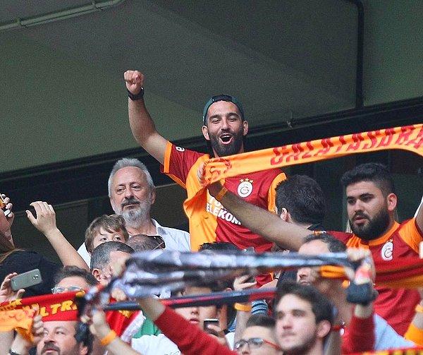 "Galatasaray taraftarı olarak üzgünüm"