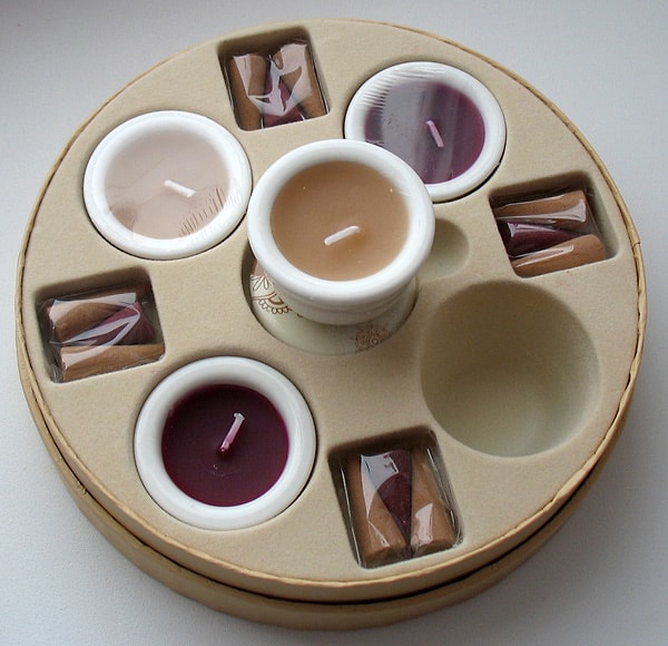 12. Набор ароматических свечей 😻