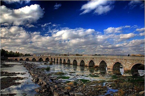 22. Eğri Köprü, Sivas