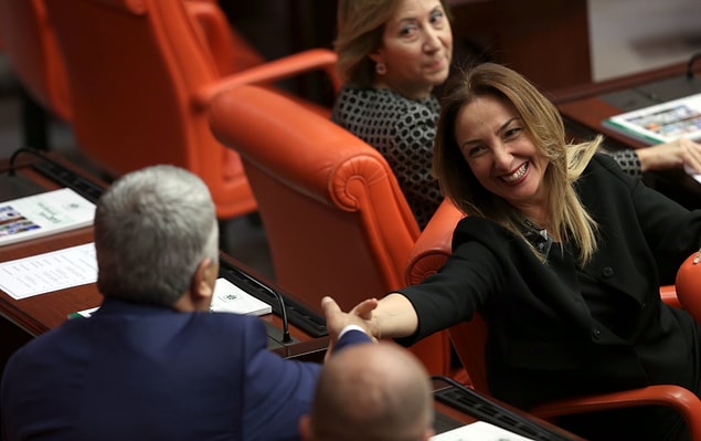 Süresiz olarak parti ile ilişkisi kesiliyor