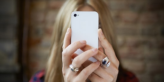 Araştırma: Kadınlar Telefonlarını Daha Fazla Önemsiyor