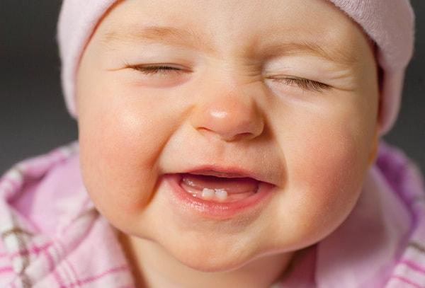7. Her 2000 bebekten biri dişli doğar.