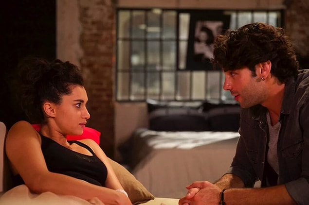 Söylentilere göre filmde de birbirine aşık iki kişiyi canlandıran çiftin, rolleri gerçek oldu!
