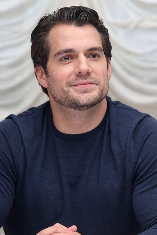 Batman rolü için Joshua Jackson, Eion Bailey, Hugh Dancy, Billy Crudup, Cillian Murphy, Henry Cavill ve Jake Gyllenhaal gibi isimler düşünülmüş.