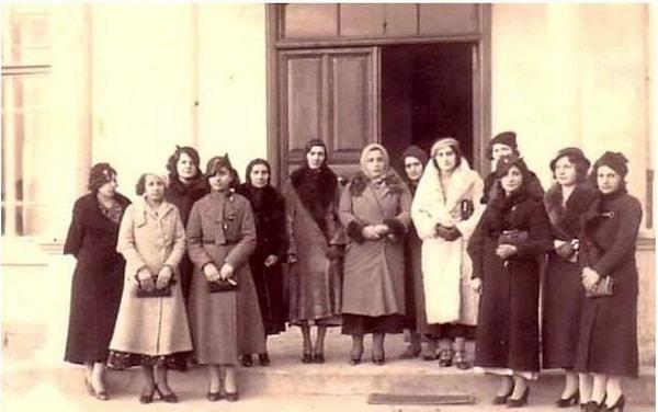 21. Genç kadınlar - 1940'lar