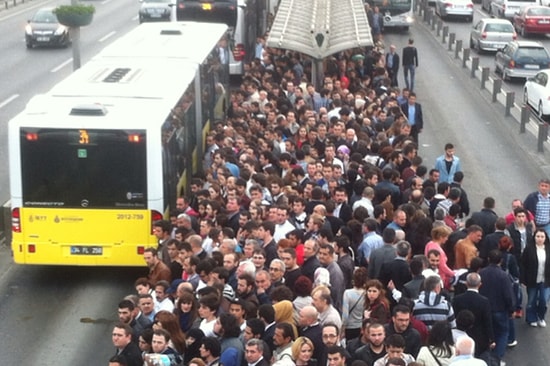 Metrobüste Hayatta Kalma Taktikleri
