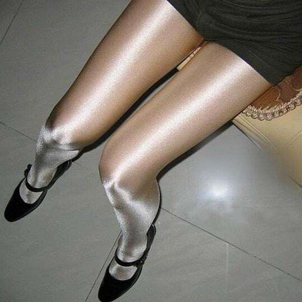 6. Parlak çoraplar ışığı hemen yakalar, bacaklarınızın üzerinde pürüzsüz ve ipeksi bir his yaratır.