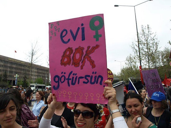 Yeni Başlayan Erkekler İçin 11 Adımda Feminizm Nedir? Ne Değildir?