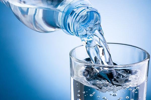 12. Damacanayla gel canım: Günde 8 bardak su içmelisiniz.