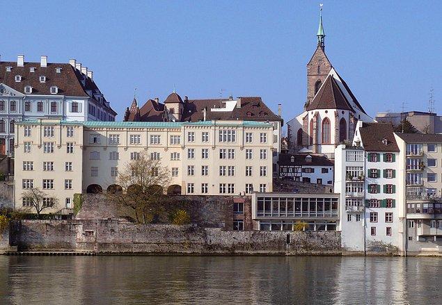 15. Basel Üniversitesi - İsviçre