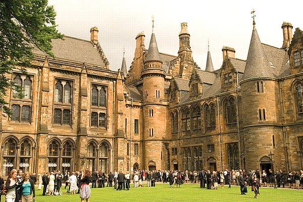9. Glasgow Üniversitesi - İskoçya