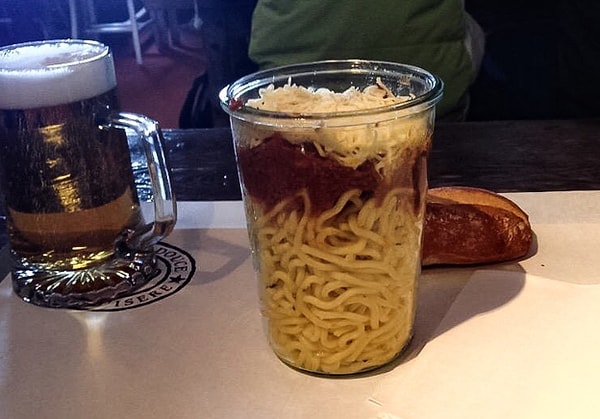 17. Милый "напиток" из спагетти. Ммммм...вкусняха 🍹