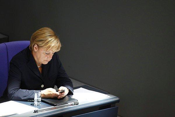 Merkel ile SMS trafiği
